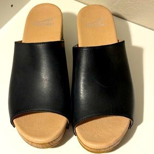 Dansko Tandi black sandals (mules) size 38 (7-7.5)